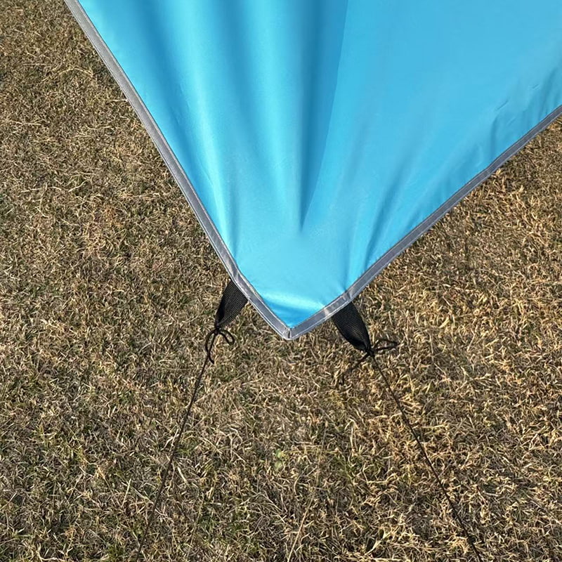 Šator za kampiranje s kamionetom na otvorenom