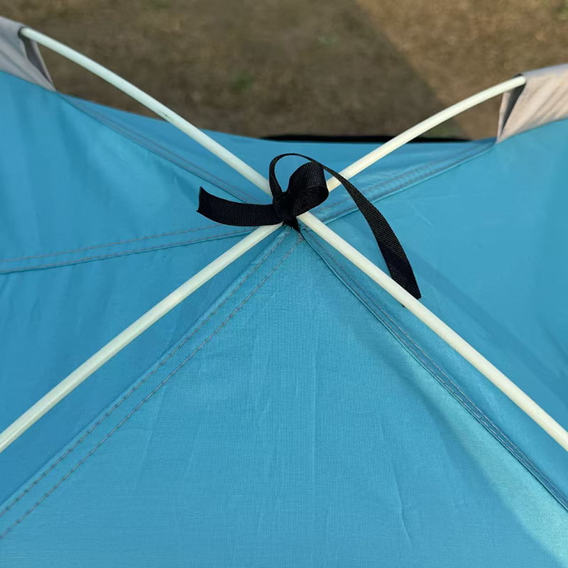 Šator za kampiranje s kamionetom na otvorenom