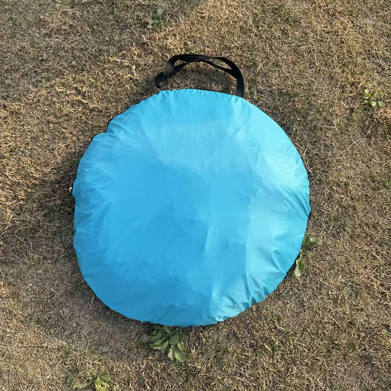 Šator za kampiranje s kamionetom na otvorenom