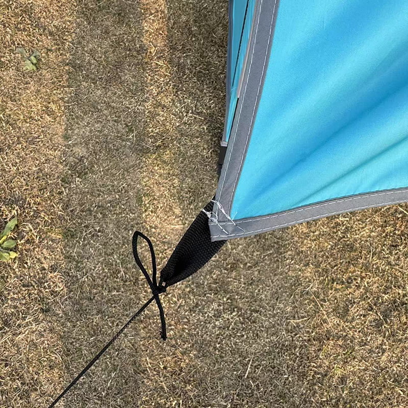 Šator za kampiranje s kamionetom na otvorenom