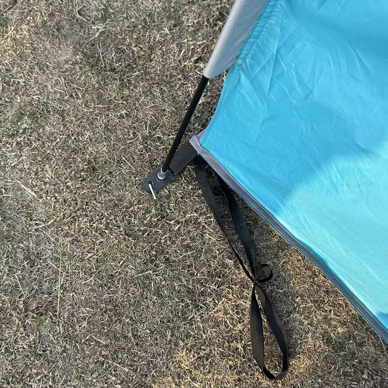 Šator za kampiranje s kamionetom na otvorenom