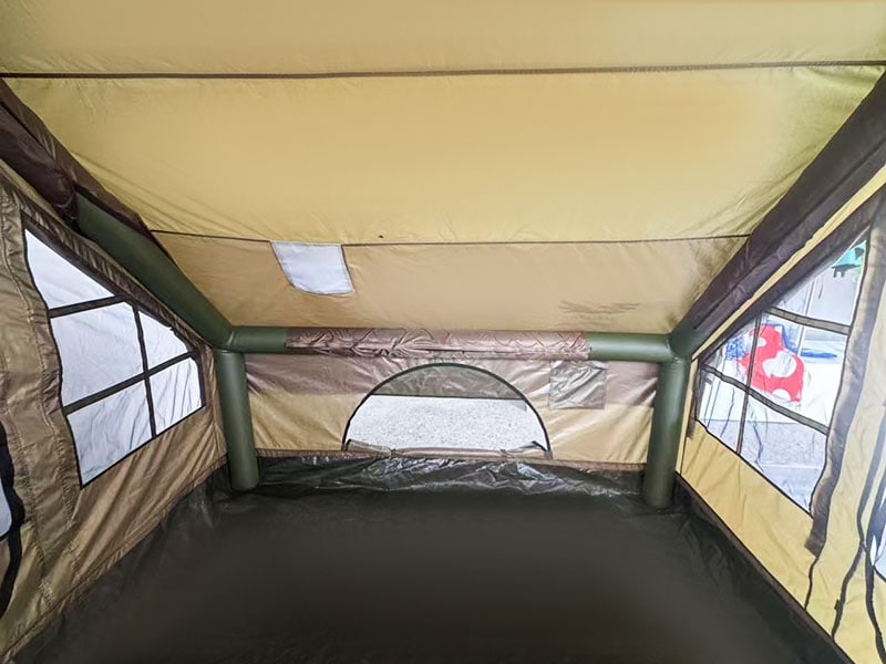 Mali vojnički zeleni šator za kampiranje na napuhavanje