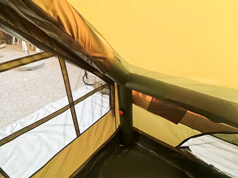 Mali vojnički zeleni šator za kampiranje na napuhavanje